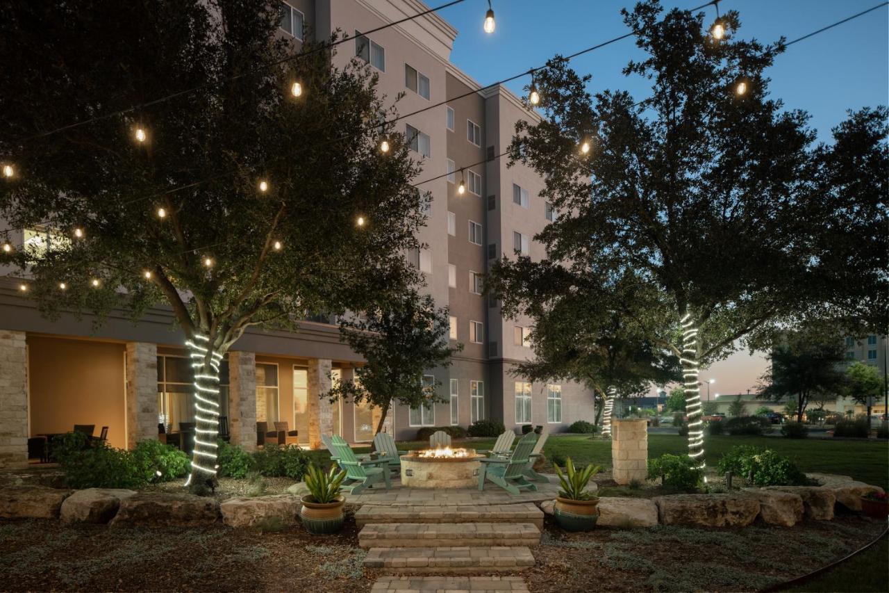 Hotel Courtyard By Marriott San Antonio Six Flags At The Rim Exteriér fotografie