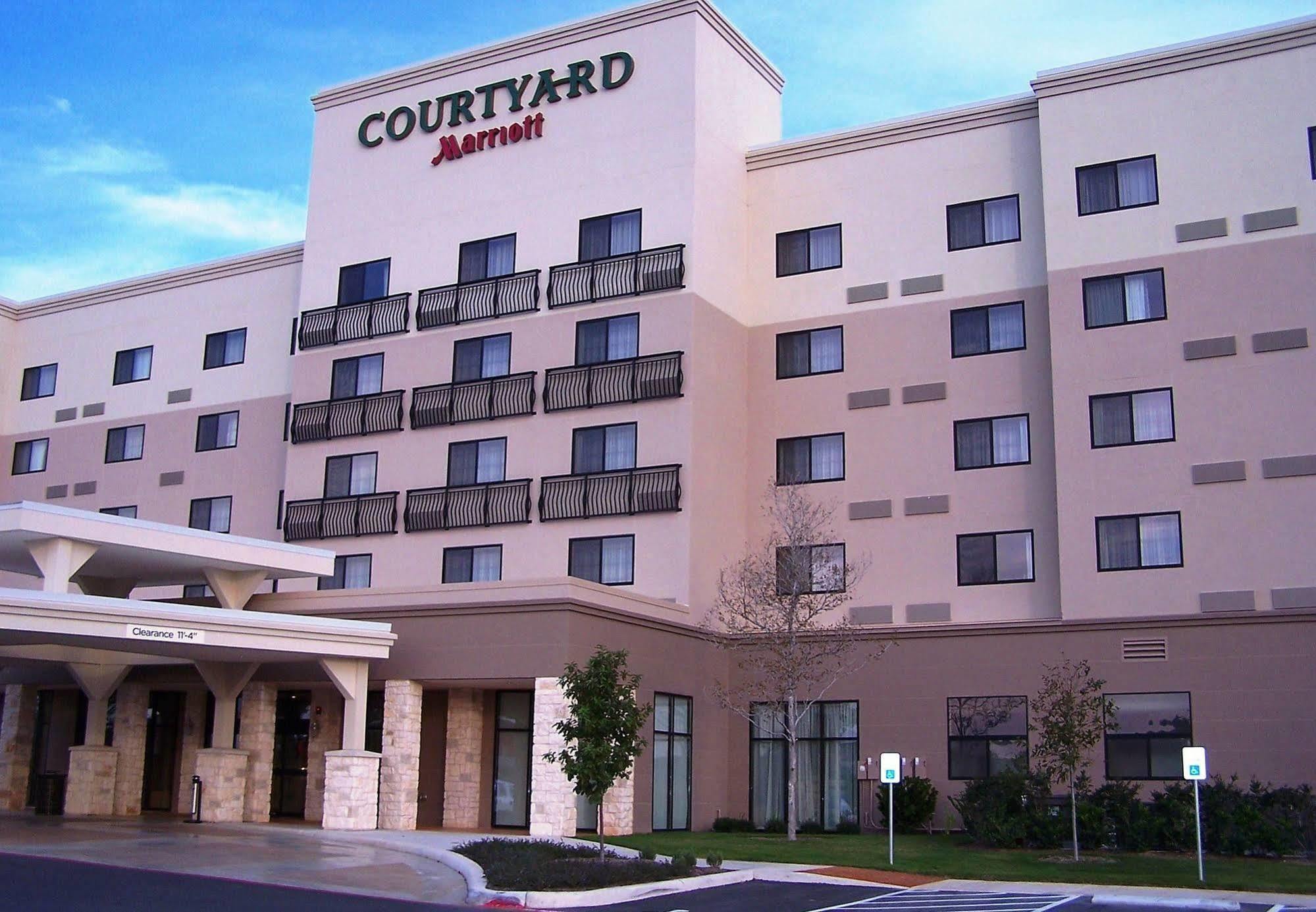 Hotel Courtyard By Marriott San Antonio Six Flags At The Rim Exteriér fotografie