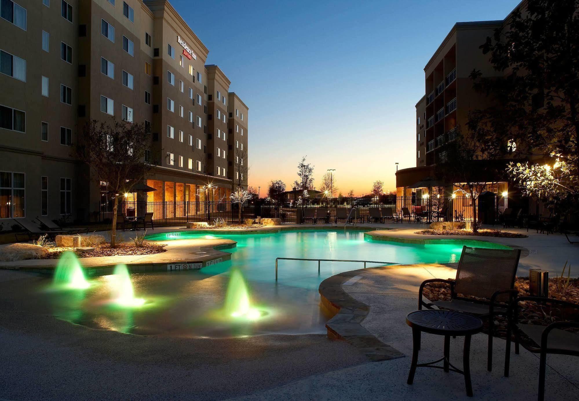 Hotel Courtyard By Marriott San Antonio Six Flags At The Rim Exteriér fotografie
